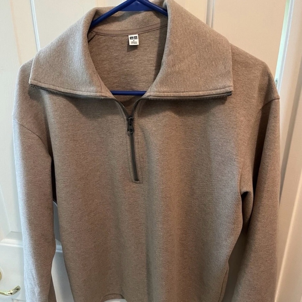 Uniqlo half zip brushed sweatshirt, small